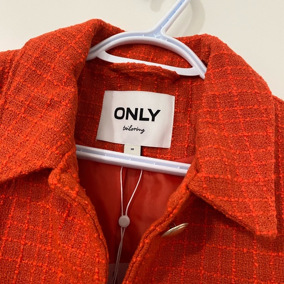 BNWT - Picture 5 of 5